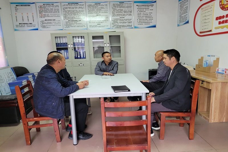 范文伟督导驻村帮扶事情