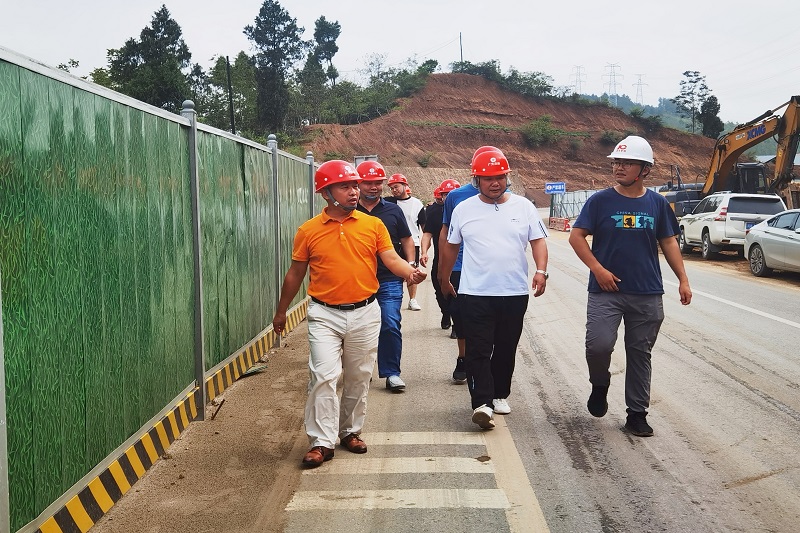 范文伟督导项目清静文明施工事情