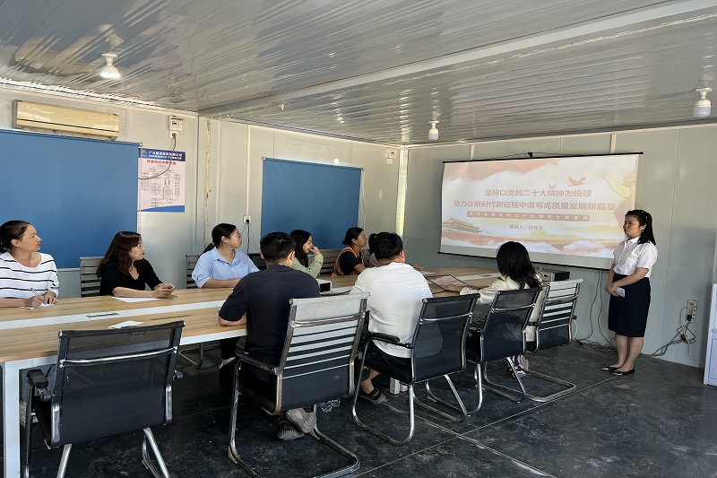 Z6尊龙凯时集团青年宣讲团走进项目工地