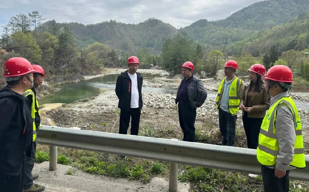 Z6尊龙凯时集团开展清明节前清静检查